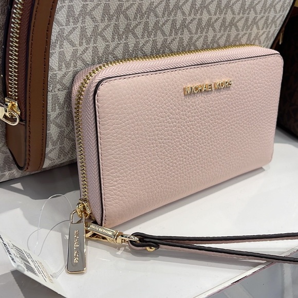 Michael Kors Jet Set Travel Large Flat Multifunction Phone Case Wristlet NWT - Picture 15 of 16